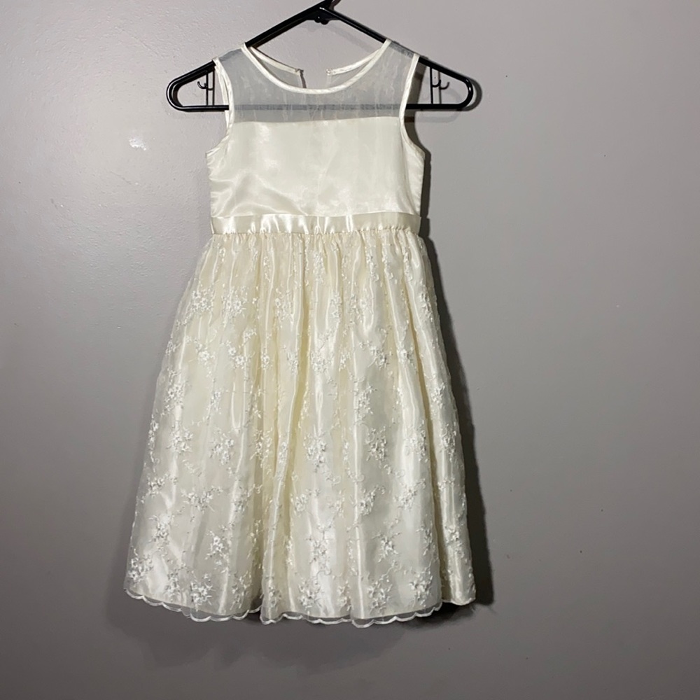 formal dress - Picture 1 of 5